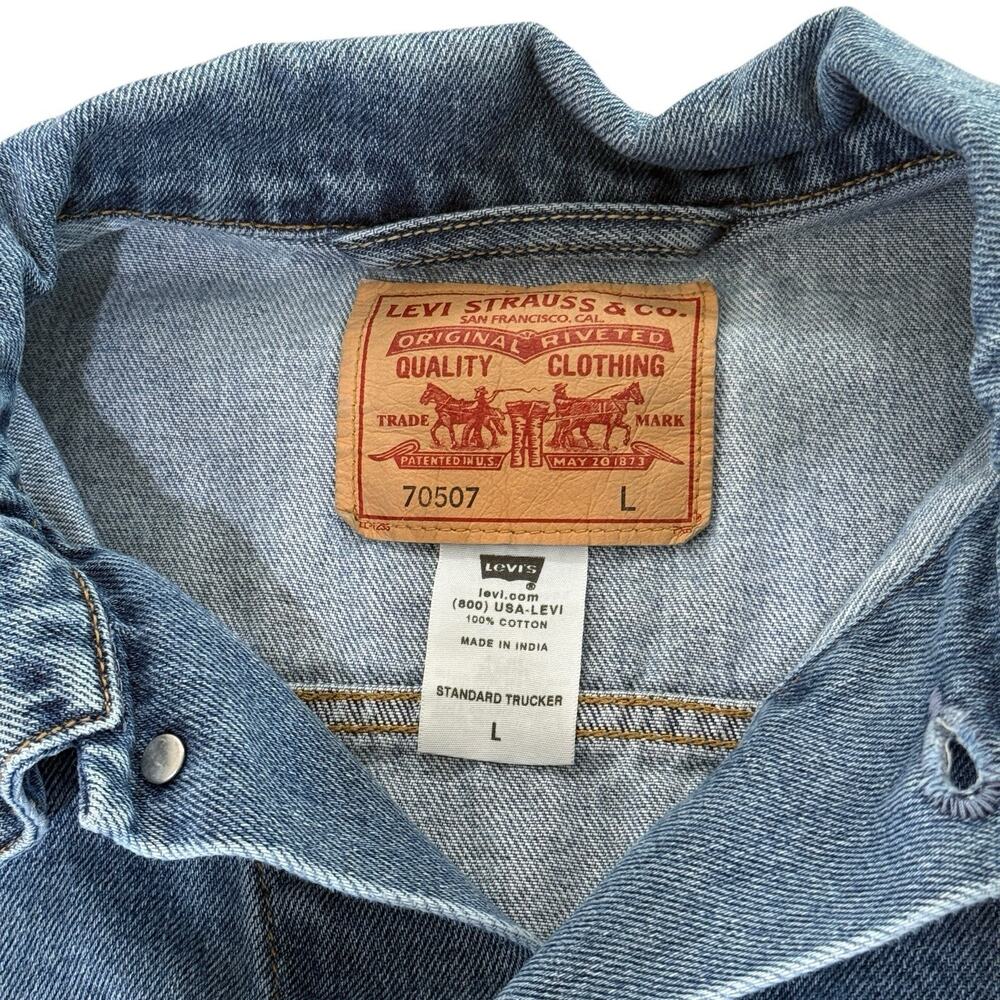 Vintage Levis 70507 Standard Trucker Denim Jacket Mens L Medium Wash Blue 2004 - Picture 2 of 12